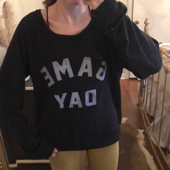 Graphic Pullover - Picture 3 of 3